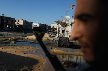 Libia, mai departe de pace si mai aproape de razboi