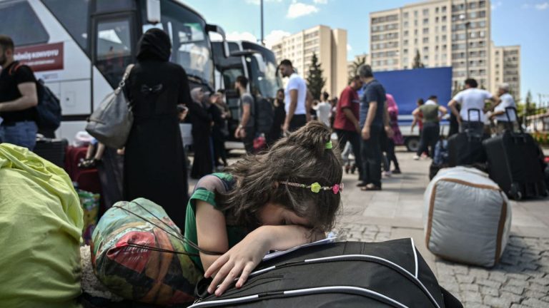 Aproximativ 50.000 de migranţi, expulzaţi din Istanbul din luna iulie