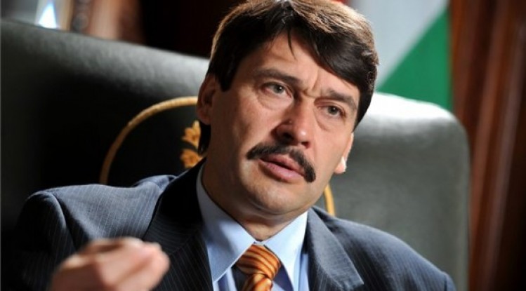 Preşedintele Ungariei a avut probleme cu avionul şi nu mai ajunge la Bucureşti