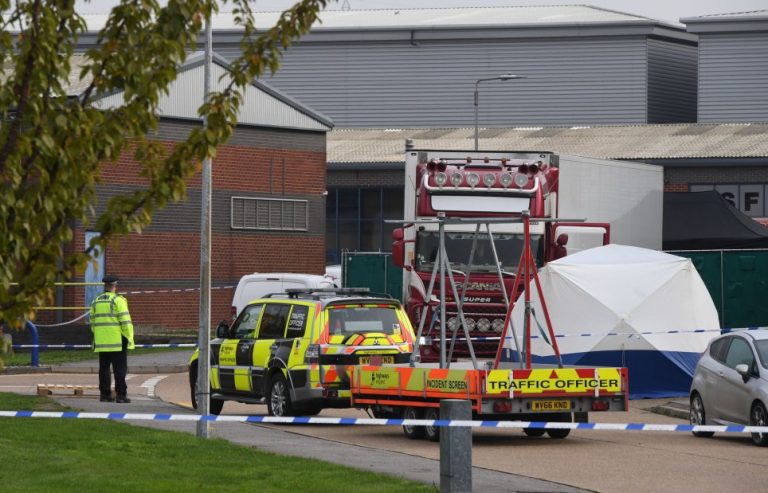 Camionul în care s-au găsit cele 39 de cadavre în comitatul britanic Essex este unul frigorific