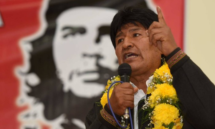 Evo Morales a preluat conducerea partidului care câştigat alegerile din Bolivia