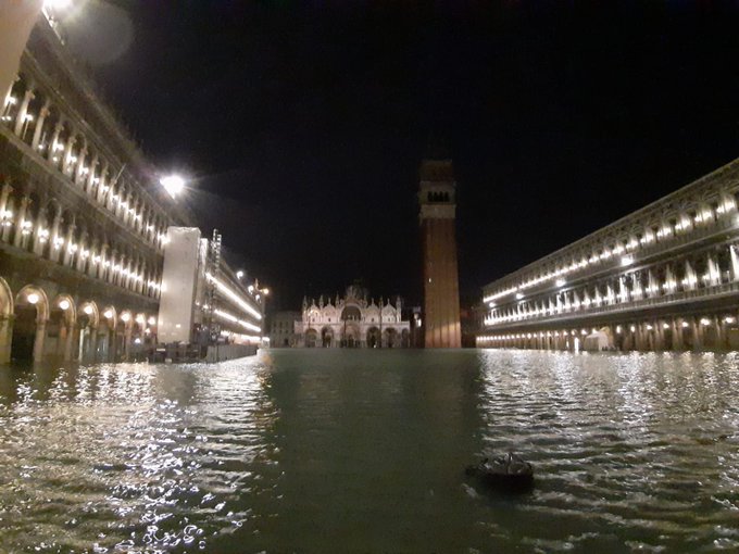 Veneţia: Nivelul de alertă meteorologică a fost scăzut uşor de la roşu la portocaliu