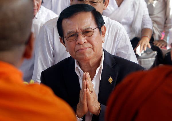 Un lider al opoziţiei cambodgiene va fi judecat pentru TRĂDARE