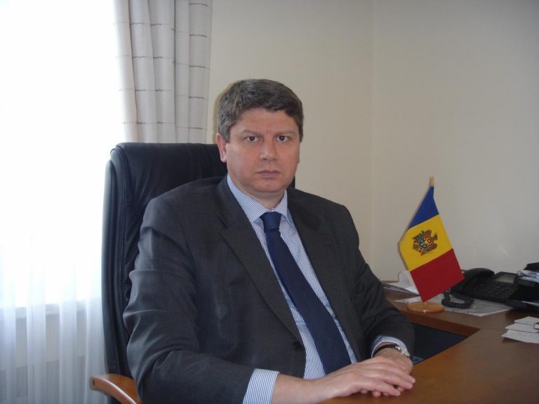Dodon îl schimbă pe şeful Misiunii R.Moldova de pe lângă Uniunea Europeană