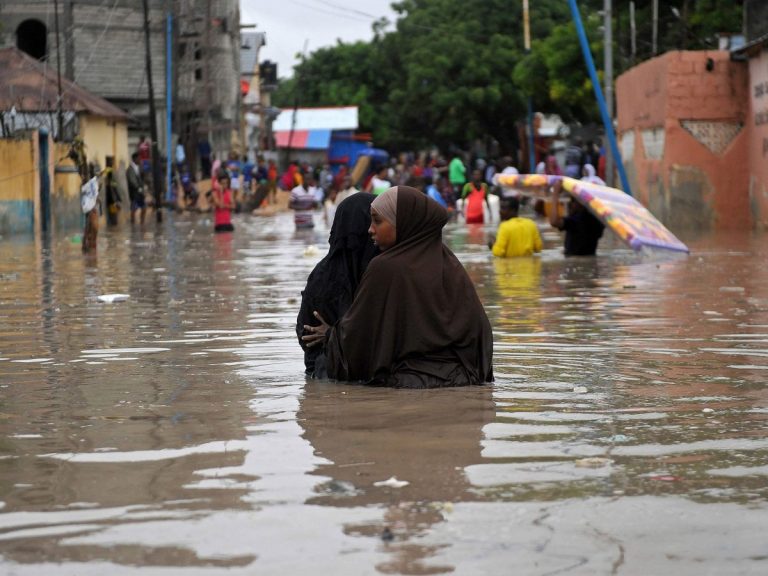 22 de morţi în urma inundaţiilor subite în centrul Somaliei (OCHA)
