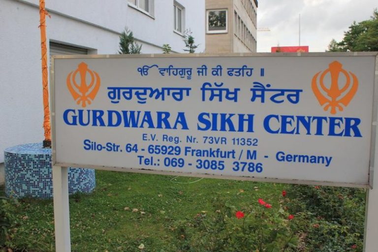 Un cuplu de indieni SPIONA comunitatea sikh din Germania