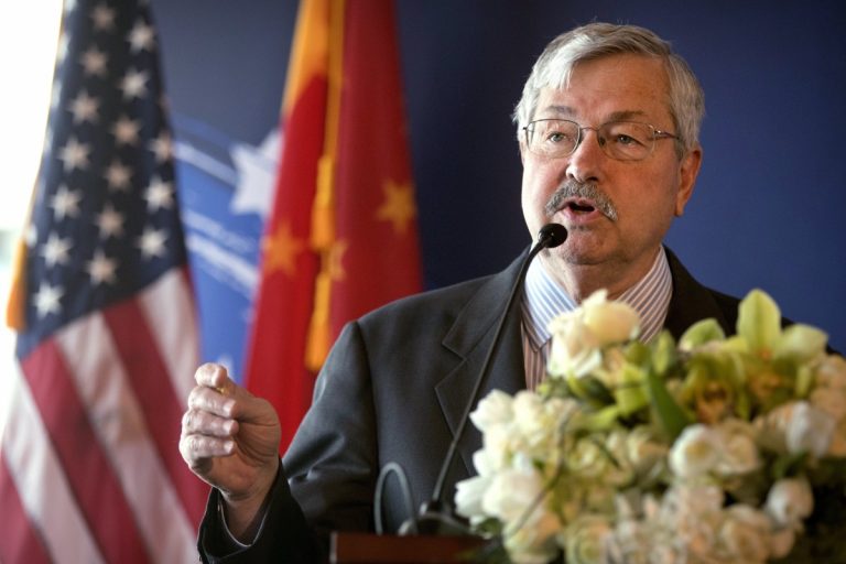 Ambasadorul american din China şi-a dat DEMISIA