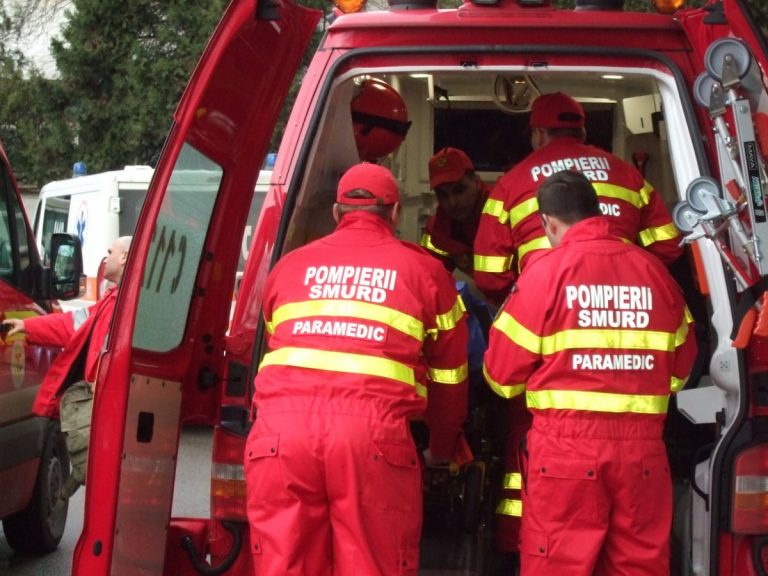 România trimite în Albania 52 de pompieri-salvatori