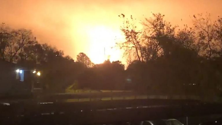 EXPLOZIE puternică la o uzină chimică din Texas. Trei oameni au fost răniți! – VIDEO