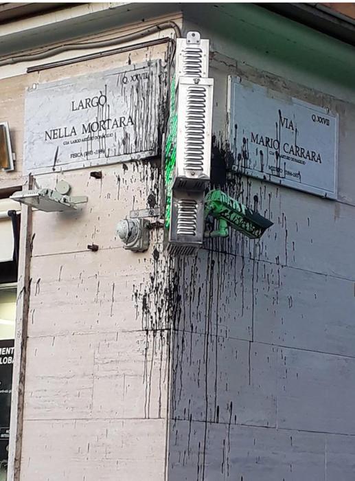 Două străzi din Roma, redenumite după militanți anti-fasciști, au fost vandalizate