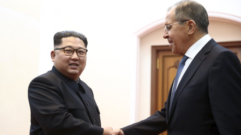 Şeful diplomaţiei ruse a fost primit de  Kim Jong Un la Phenian – VIDEO