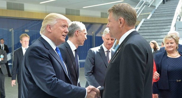 Klaus Iohannis se numără printre oaspeţii de seamă la un dejun cu preşedintele SUA