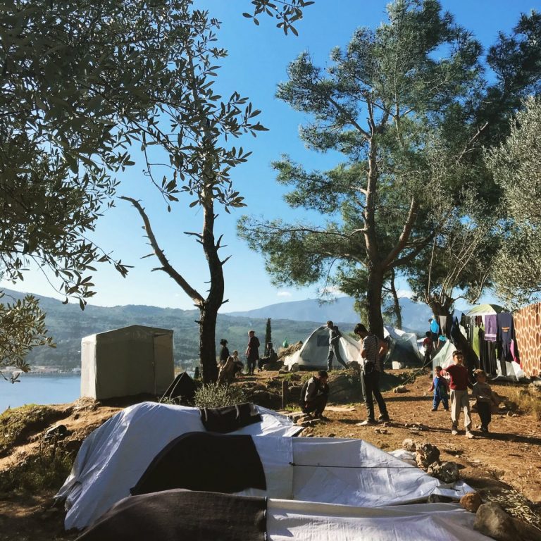 Polițiștii greci au intervenit în forță împotriva migranților de pe insula Samos