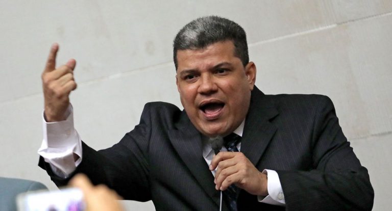 Maduro îl recunoaște ca președinte al parlamentului pe un rival al lui Guaido din opoziție