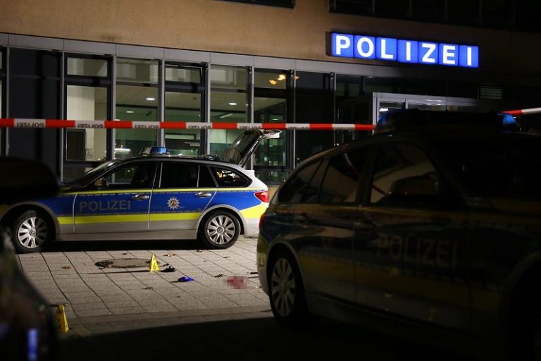Autoritățile germane anchetează moartea unui bărbat împușcat de poliție