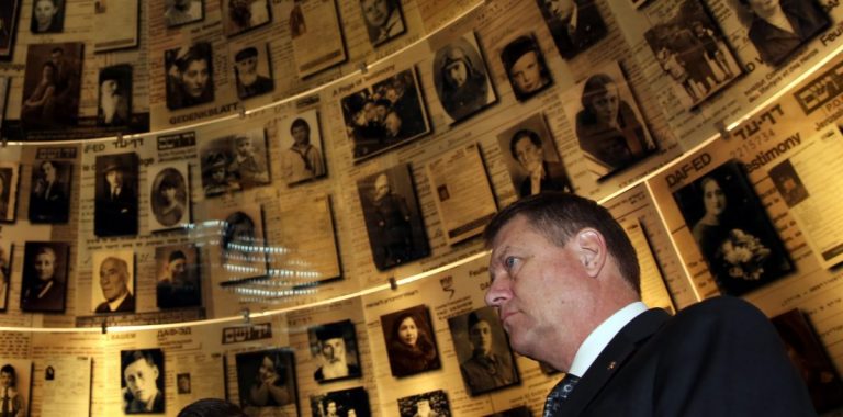 Klaus Iohannis va participa alături de alți zeci de lideri internaționali la Forumul Mondial al Holocaustului