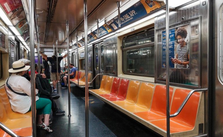 New York desfăşoară militari în metroul din metropola americană,pentru a lupta împotriva criminalităţii