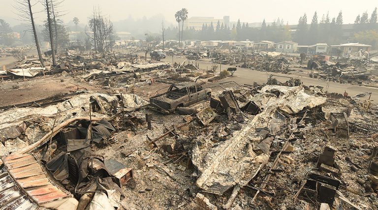 31 de morţi şi sute de oameni dispăruţi, ultimul bilanţ al incendiilor din California