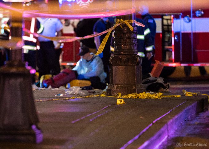 Incident armat în Seattle! Un om a murit şi alţi şapte sunt răniţi!