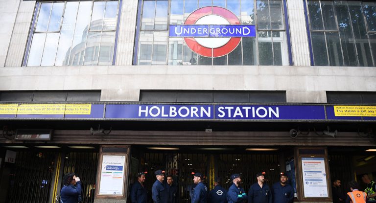 Londra. Staţia de metrou Holborn a fost redeschisă