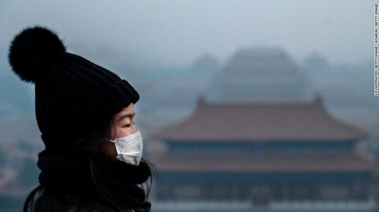 China ne dă iar motive de panică: Cazurile de infecții respiratorii dau peste cap spitalele