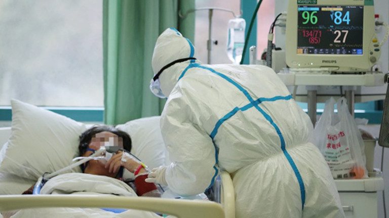 Numărul deceselor creşte de la oră la oră. 1700 de noi cazuri de contaminare în China
