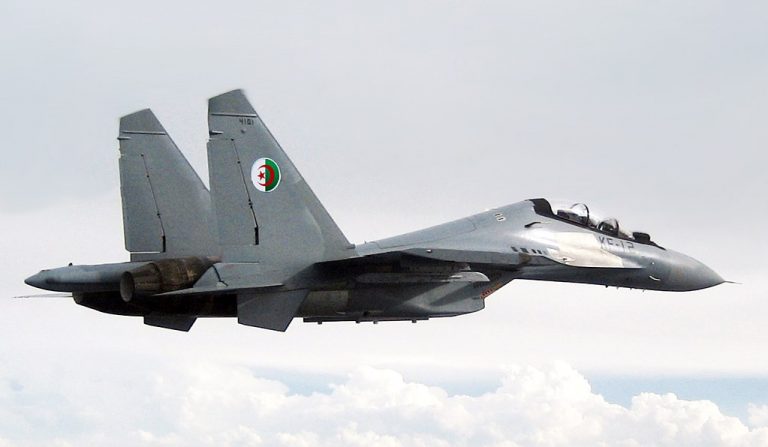 Un avion militar s-a prăbuşit în Algeria