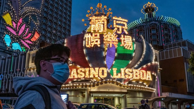 Coronavirusul ÎNCHIDE cazinourile din Macao