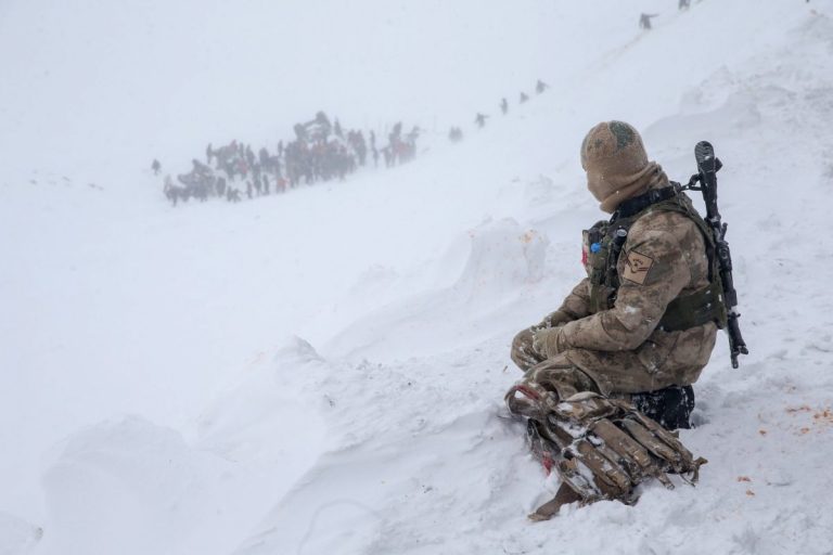 Avalanşe catastrofale în Turcia (VIDEO): 23 de oameni au murit sub zăpadă!