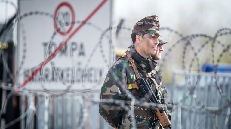 Ungaria va consolida gardul anti-migranţi de la frontiera cu Serbia