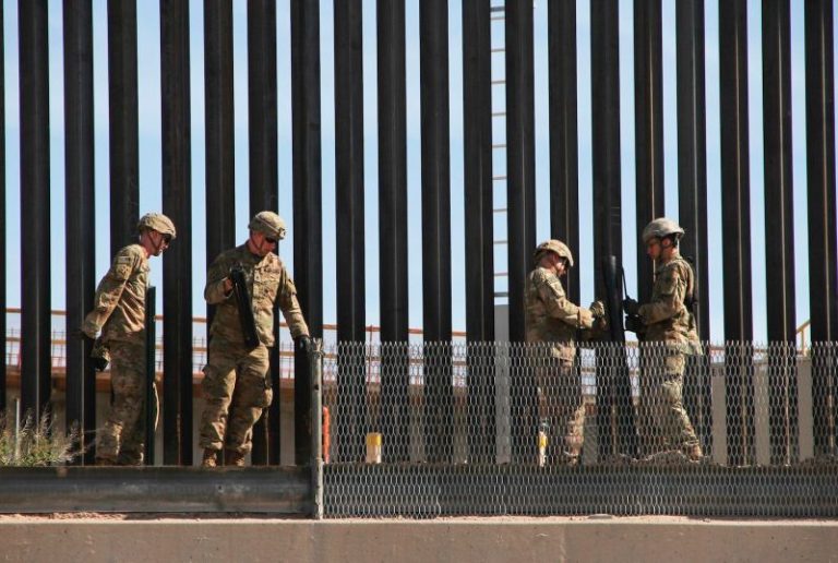 Pentagonul vrea să transfere fonduri pentru planul zidului lui Trump la frontiera cu Mexic