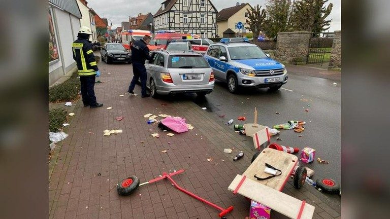 18 copii au fost răniţi de şoferul care a intrat cu maşina în mulţimea din Volkmarsen