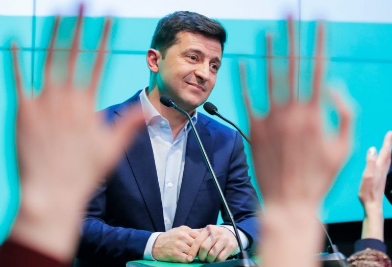 Parlamentul Ucrainei a votat în primă lectură proiectul de lege al preşedintelui Zelenski menit să reducă influenţa oligarhilor