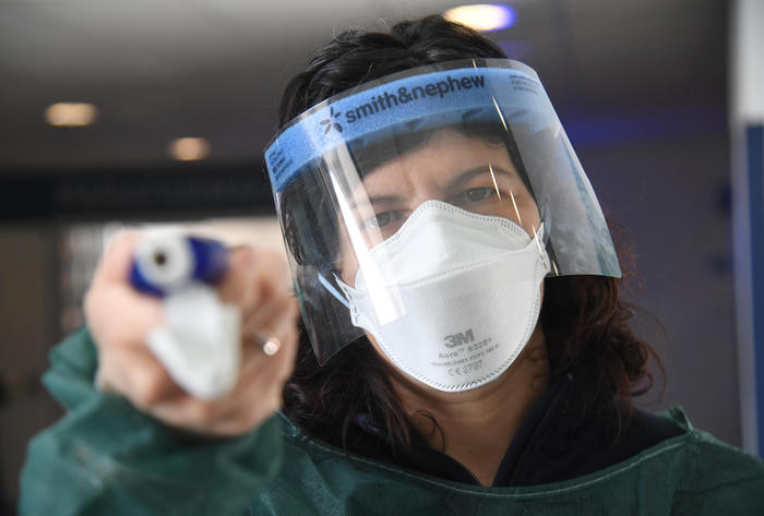 13 medici italieni AU MURIT în lupta cu coronavirusul. 2.829 de angajaţi din sănătate sunt INFECTAȚI!