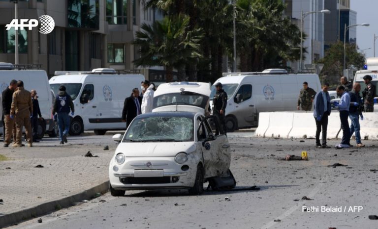 Atacul din Tunis a fost comis de cel puţin un terorist kamikaze