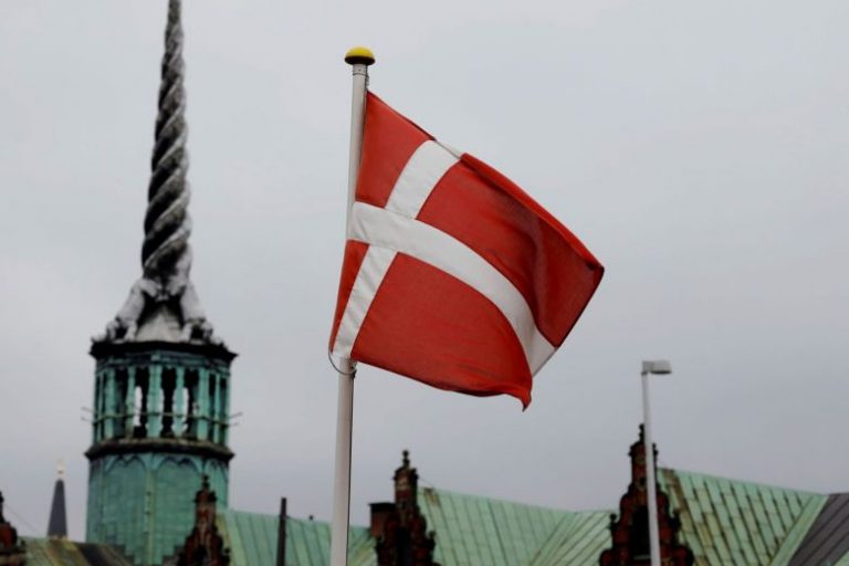Danemarca închide din 15 mai campania de vaccinare împotriva COVID