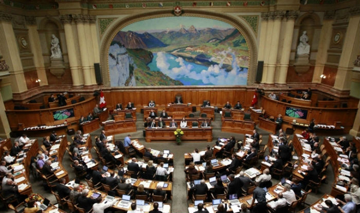 Parlamentul Elveţiei i-a ridicat imunitatea procurorului general
