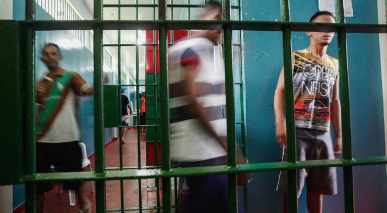 Deţinuţi de la o închisoare din Manaus au luat ostatici şapte gardieni