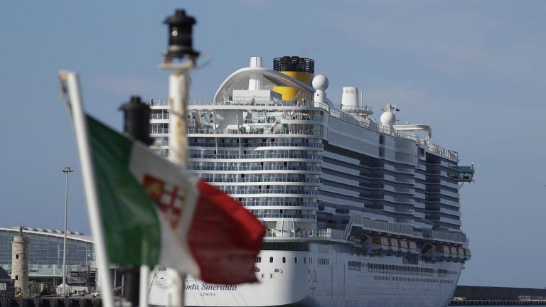 Italia OPREŞTE activitatea navelor de croazieră