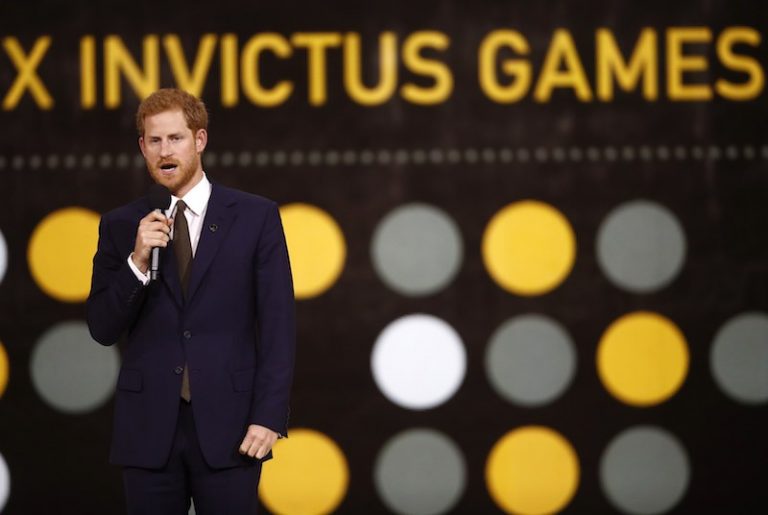 Prinţul Harry AMÂNĂ Jocurile Invictus