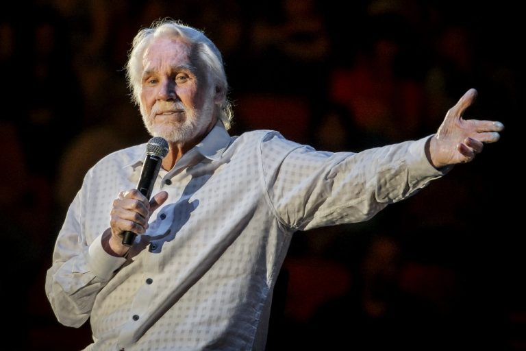 A MURIT Kenny Rogers!