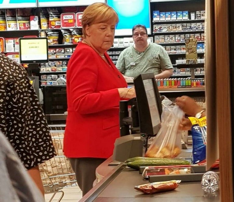Merkel, victima unui furt în timp ce se afla la cumpărături la un supermarket