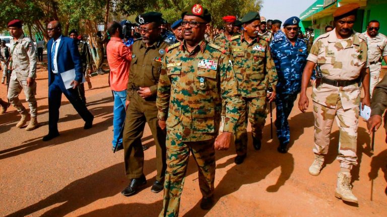 Ministrul sudanez al apărării A MURIT în timpul negocierilor de pace