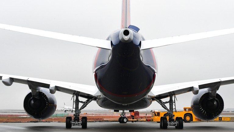 BOMBĂ! Companii din ţara noastră ‘au fentat’ sancţiunile occidentale şi au livrat piese de avion în Rusia