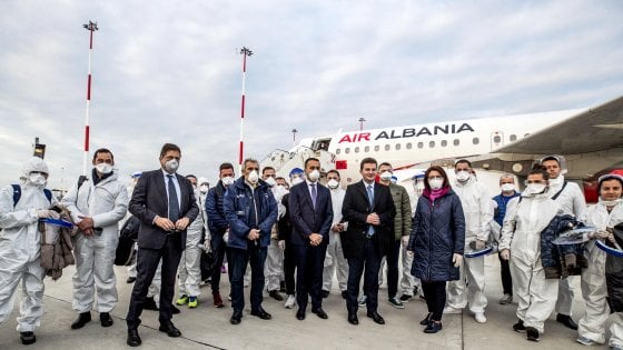 Albania ajută Italia cu 30 de medici şi infirmiere – VIDEO