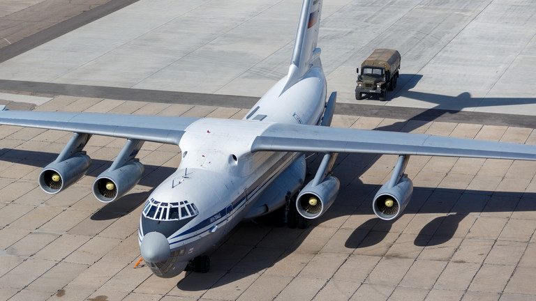Rusia a trimis un avion militar cu ajutoare în SUA
