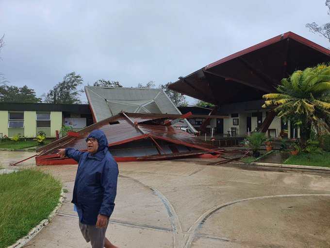 Al doilea oraş ca mărime din Vanuatu a fost MĂTURAT de ciclon – VIDEO