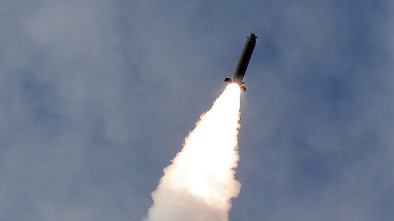 Coreea de Nord ar fi lansat o rachetă balistică de pe un submarin