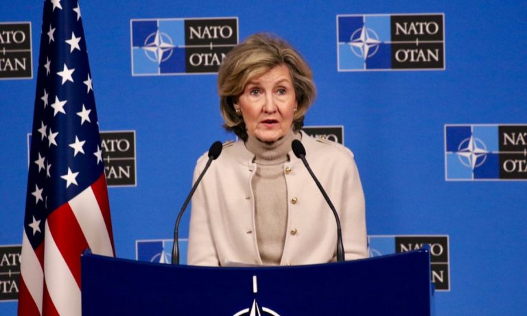Fostă ambasadoare americană la NATO avertizează asupra unui război cu Rusia dacă SUA lasă Ucraina să piardă