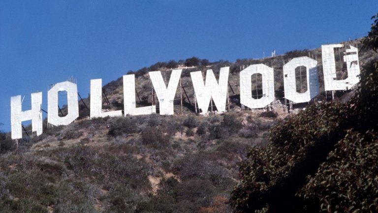 Sindicatele din Los Angeles susțin scenariștii de film și televiziune de la Hollywood